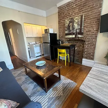 1 Bedroom Cozy Unit In Columbus Ave